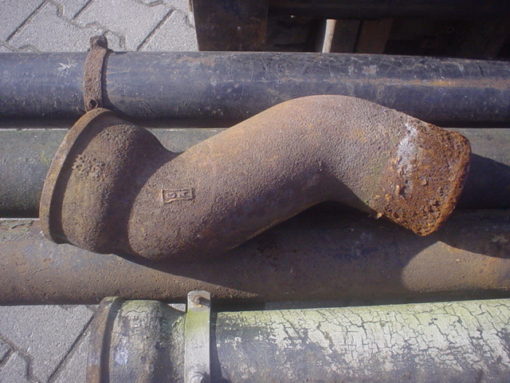 Alte Standrohre aus Gusseisen – Bild 3