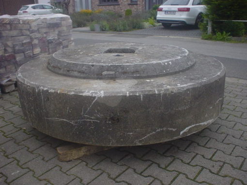 Uralter Mühlstein 185cm aus Blaustein – Bild 4