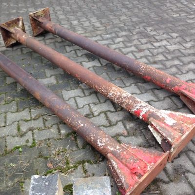 Satz aus 3 Stahlsäulen 235cm