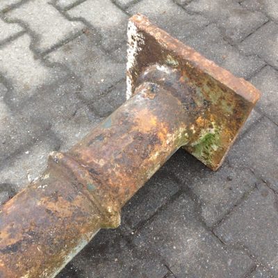 Stallsäule 250cm mit Nut für Trennbretter