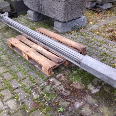 Kannelierte Halbsäule 295cm