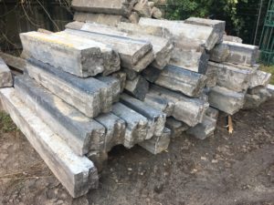 Alte Bordsteine aus Blaustein | Fachwerk-Antik