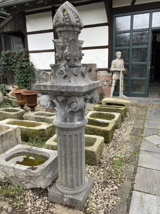 Säule in Blaustein 185cm aus einem Kloster in Belgien