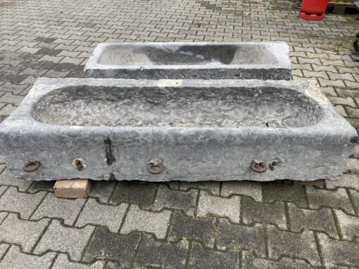 Blausteintröge Futtertröge aus dem Raum  Aachen-Lüttich