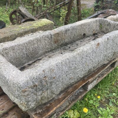 Uriger historischer Granittrog 140cm