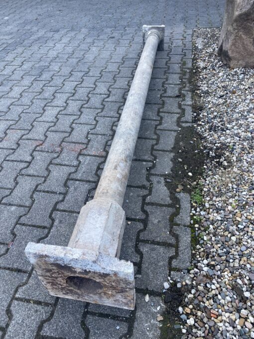 Einzelsäule Gusseisen 240cm Achtkantfuß
