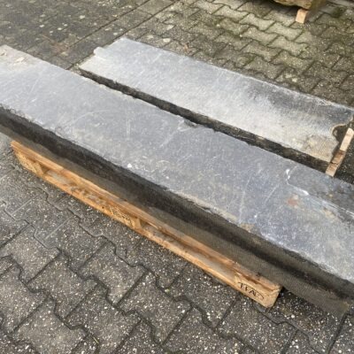 Alte Blaustein Blockstufen aus Rückbau