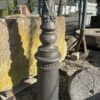 Historische Straßenlaterne aus Dresden mit Schinkelkopf – Bild 2