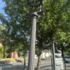 Historische Straßenlaterne aus Dresden mit Schinkelkopf – Bild 3